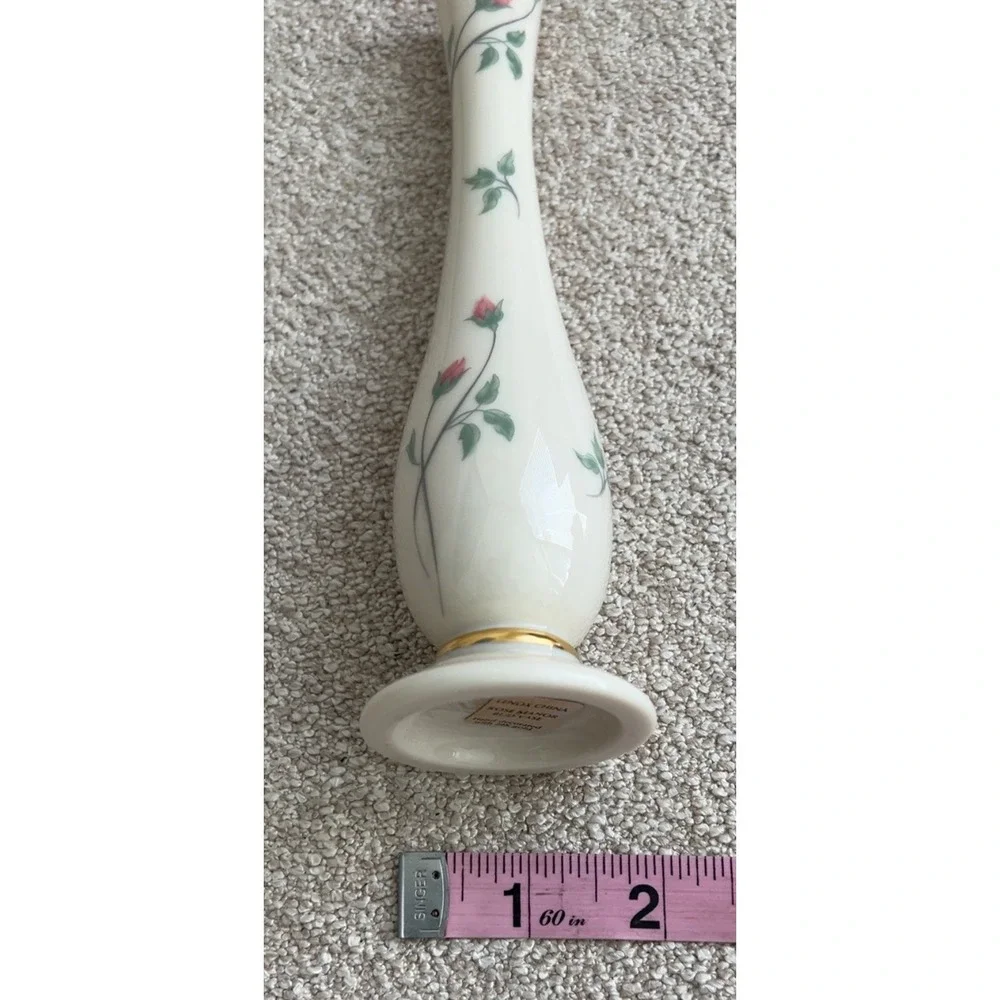 Lenox Rose Manor Bud Vase Ivory Colored Porcelain 24K‎ gold trim 7